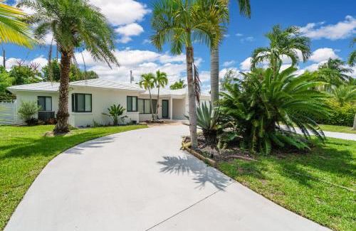 Singer Island Casa | Modern Beach Home, Family Friendly, Heated Pool