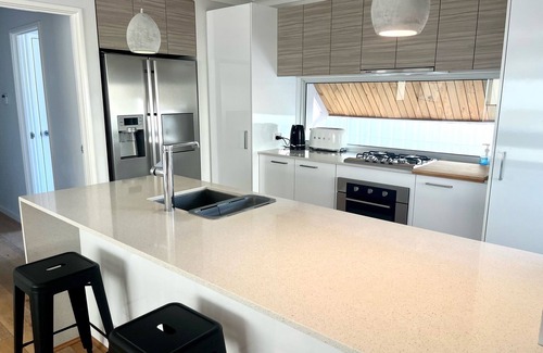 Scarborough Casa | Modern Beach House in Scarborough. Walking distance to the beach!