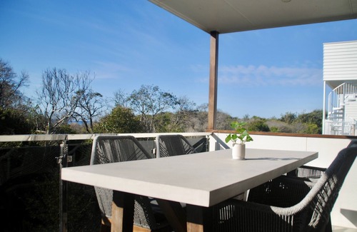 Marcoola Casa | Modern Beach House, Pet Friendly - Sunshine Coast