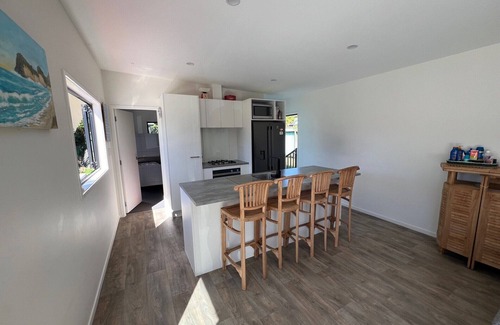Whiritoa Casa | Modern beach house, short walk from the beach.