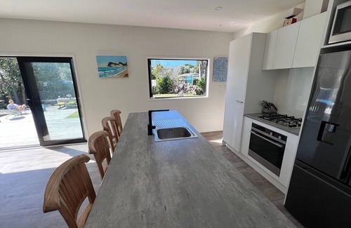 Whiritoa Casa | Modern beach house, short walk from the beach.