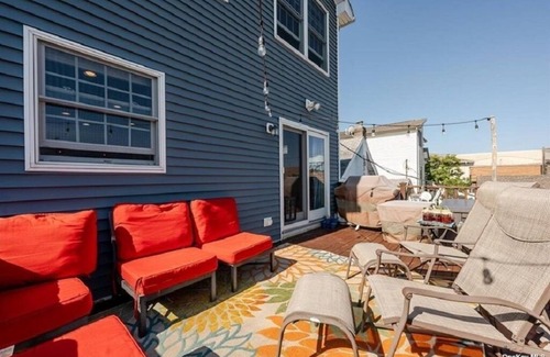 Long Beach Casa | Modern Beach house w/ a Hot tub!