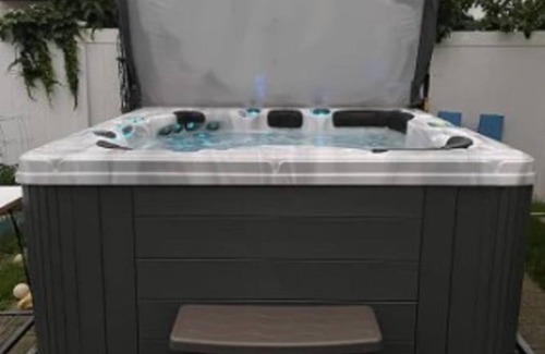 Long Beach Casa | Modern Beach house w/ a Hot tub!