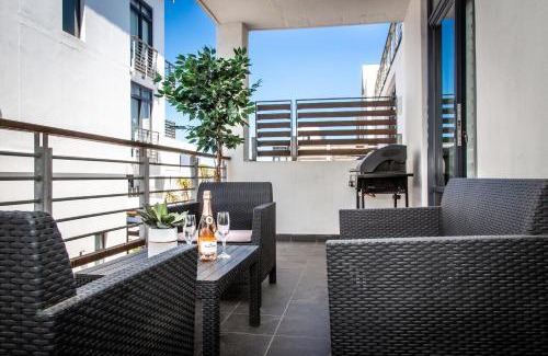 Big Bay Apartamento | Modern Beachfront 2 Bed Apartment 144 Eden on the Bay, Blouberg, Cape Town