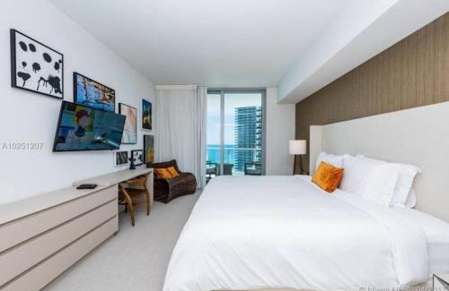 Hollywood South Central Beach Apartamento | Modern Beachfront Condo with Stunning Ocean View