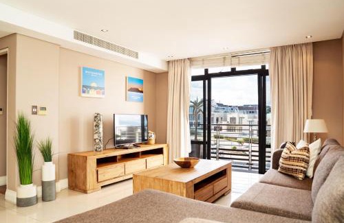 Big Bay Apartamento | Modern Beachfront Eden on the Bay 210- 2 bedroom, 2 bathroom