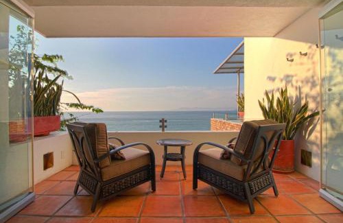 Amapas Apartamento | Modern Beachfront - Casa Caballito del Mar