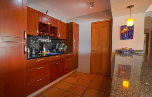 Amapas Apartamento | Modern Beachfront - Casa Caballito del Mar