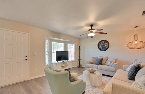 Yuba City Casa | Modern, Beachy 2 Bedroom Home - 2 Min To Hospital