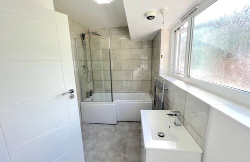 Coulsdon West Casa | Modern Beautiful 5bed -Sleeps 11