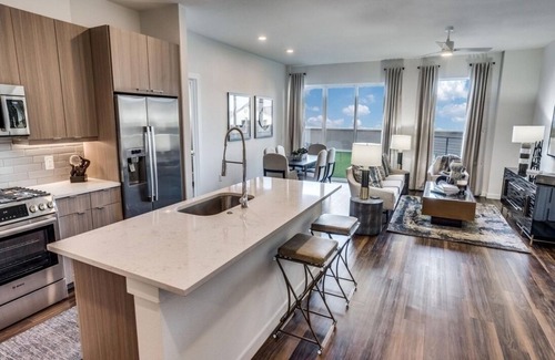 Dallas Apartamento | Modern Beautiful Crisp Clean Two Bedrm Apt Near Botanical Gardens