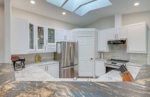 Sudden Valley Casa | Modern Bellingham home for work & play, beach access