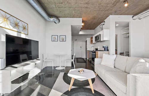 Connaught Apartamento | Modern Beltline Studio Balcony Views – Near 17th