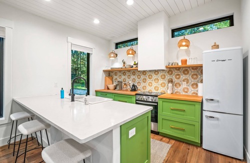 New Plymouth Cabina | Cabaña-Baño Privado-Maren's Hideaway