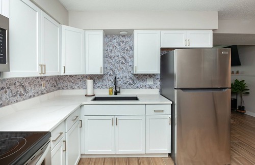 Des Moines Casa | Modern Boho Townhome w/Hidden Reading Nook Near Downtown Des Moines!