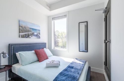Greenwood - Coxwell Hotel | Modern & Bright 2BR Suite - Stay Street