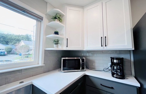 Petaluma Casa | Modern & Bright 3BR Retreat Near Downtown Petaluma - Home away from home