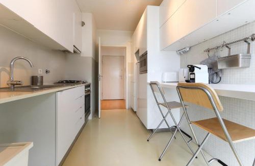 Falca Apartamento | Modern & Bright Avenidas Novas by Homing