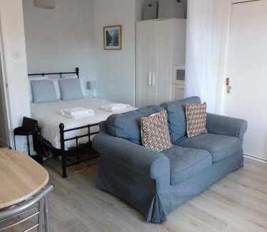 Shawlands Apartamento | Modern bright studio apartment in south Glasgow