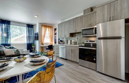 King Apartamento | Modern & Bright Studio, Fast WiFi, Walkable to NE Portland Neighborhoods, Alberta Arts/Williams District