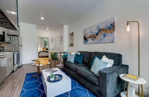 King Apartamento | Modern & Bright Studio, Fast WiFi, Walkable to NE Portland Neighborhoods, Alberta Arts/Williams District