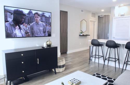 Orange Apartamento | Modern Building - Free Parking - By CHOC & St Joseph