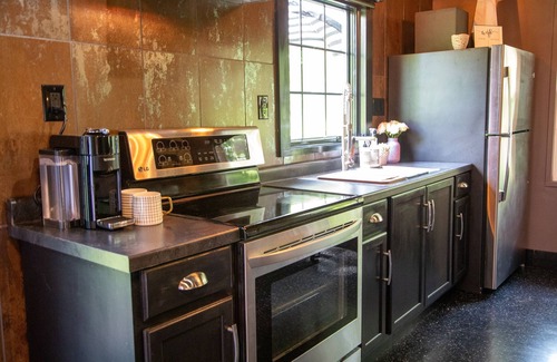 Plainfield Casa | Modern Bungalow- Near Airport/Indianapolis