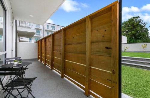 New Orleans Casa | Modern Bywater Condo Pool & Gym