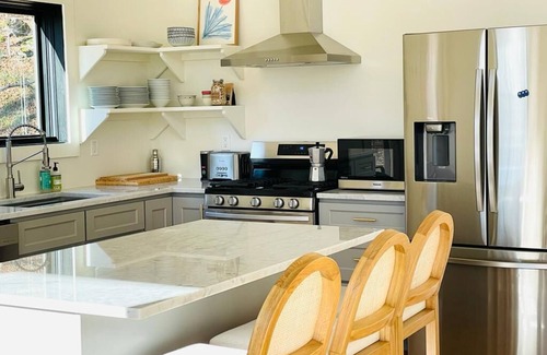 Livingston Manor Casa | Modern Cabin in the Woods