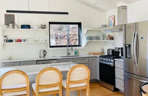 Livingston Manor Casa | Modern Cabin in the Woods