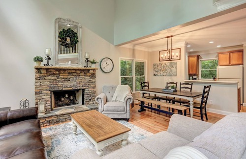 Big Canoe Cabina | Modern Cabin in Big Canoe. Waterfalls, View, GameRoom, Dog friendly