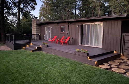 Flagstaff Cabina | Chalet moderno en el Pines - Continental Country Club