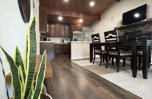 Arrowbear Lake Cabina | Modern cabin - less than 4 miles to Snow Valley Ski Resort