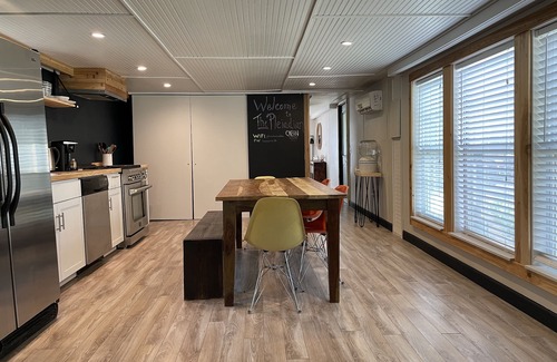 Manchaca Cabina | Modern Cabin Oasis 8 mins from Circuit of The Americas - COTA