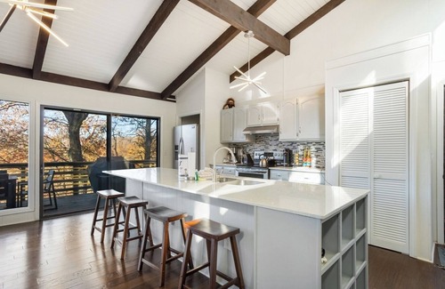 Sugar Mountain Cabina | Modern Cabin with Mountain Views