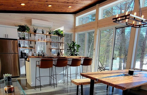 Hayward Cabina | Modern Cabin with Classic Northwoods Experience...Close to Trails