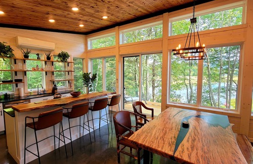 Hayward Cabina | Modern Cabin with Classic Northwoods Experience...Close to Trails