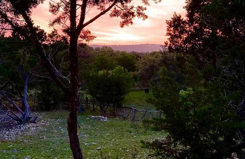 Uvalde Casa | Modern Cabin with Hill Country Views
