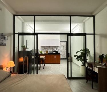 Nguyen Thai Binh Apartamento | Modern Calmette Home - Central HCMC Comfort & Convenience