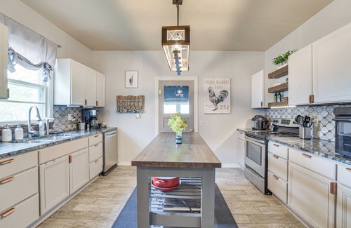 Casselton Casa | Modern Casselton Vacation Rental: 22 Mi to Fargo!