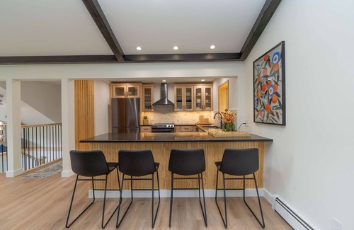 Cairo Casa | Modern Catskills Retreat with Creek & Fire Pit