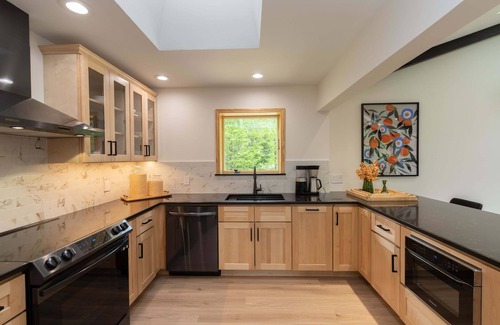 Cairo Casa | Modern Catskills Retreat with Creek & Fire Pit
