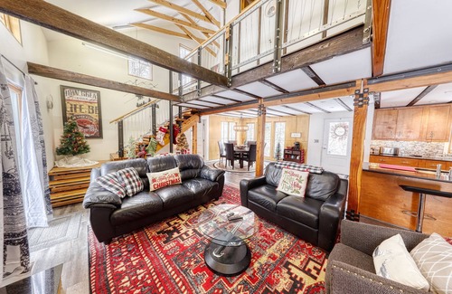 Ellicottville Chalet De Esquí | Modern Chalet, 2 Acre lot, HOT TUB and NEW OUTDOOR FIREPIT