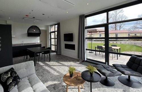 Hulshorst Chalet De Esquí | Modern chalet in a park near the Veluwemeer