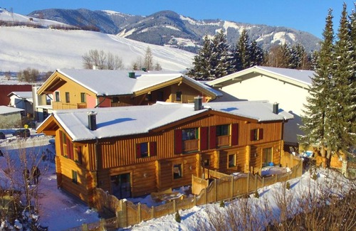Kaprun Chalet De Esquí | Modern Chalet in Kaprun with Jacuzzi