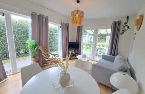 Heinkenszand Chalet De Esquí | Modern chalet in Zeeland - kust tot water en steden binnen handbereik VP044