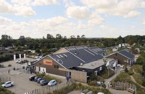 Municipality of Hellevoetsluis Chalet De Esquí | Chalet moderno con terraza cerca de Rockanje