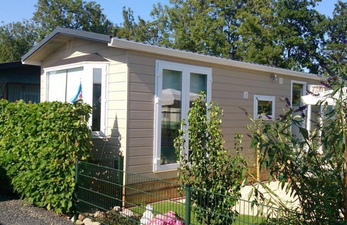 Tzummarum Chalet De Esquí | Chalet moderno amueblado con horno, cerca del mar de Wadden