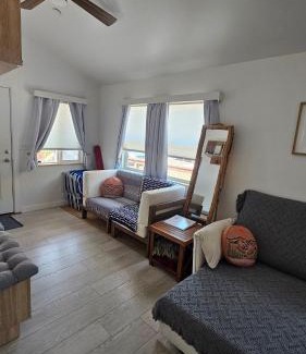 Logan Heights Casa | Modern Charming 3 Bed 2 Bath with Parking Conventions Downtown Beaches Balboa Park