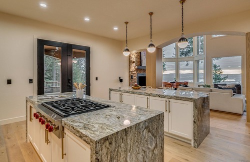 Washougal Casa | Modern Chateau on private hillside with breathtaking views of the Columbia River